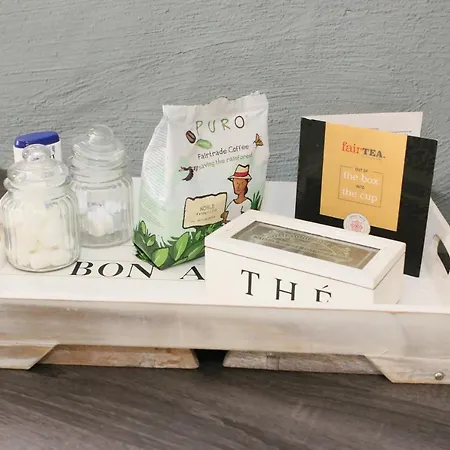 Buitenboel Couette-café