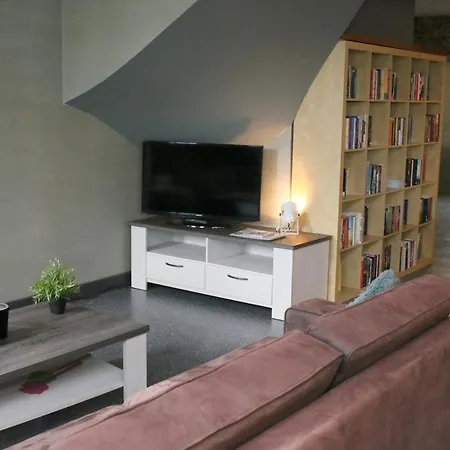 Buitenboel * Holthees