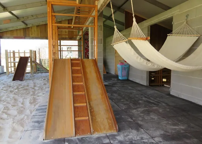 Buitenboel * Holthees