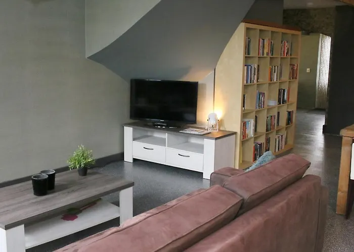 Buitenboel * Holthees